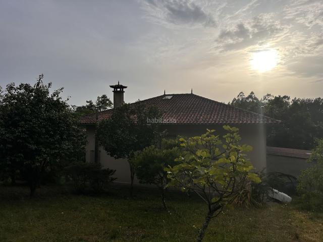 Masía en venta en Ames, Bugallido. El valor del espacio y la tranquilidad Casa independiente de 228 m con finca de 3.000 m en Ames. Masías.