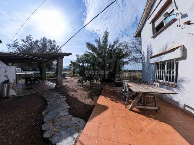 Masía en venta en Amposta, Zona Hospital Costa Dorada. Casa de campo de 5 dormitorios y 2 baños con piscina y garaje. Masías.