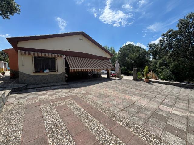 Masía en venta en Andújar. Casa de campo en la Carretera de la Virgen. Masías.