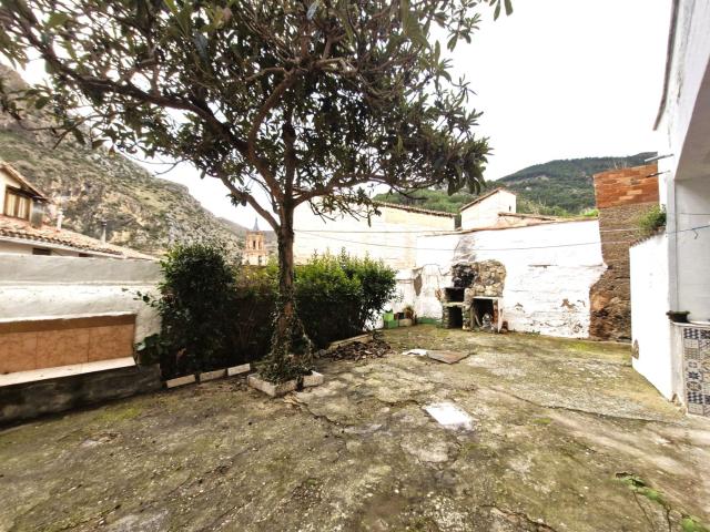 Masía en venta en Arnedillo. Masías.