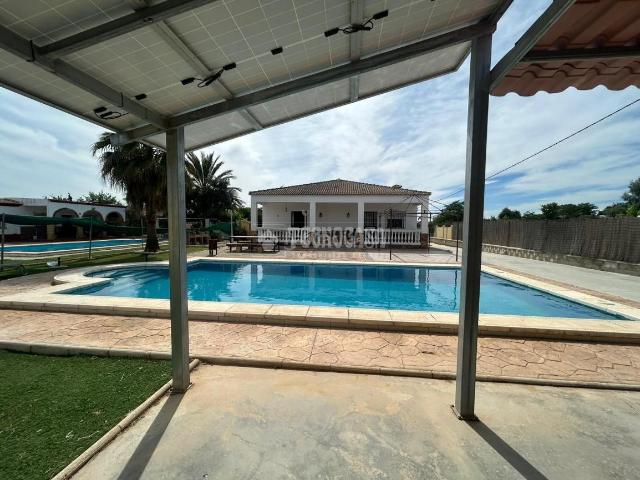 Masía en venta en Arahal. Casa rural en venta en Arahal. Masías.