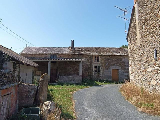 Masía en venta en Aranga. CASERIO PARA INVERSORES 70.000, OPORTUNIDAD UNICA EN LA ZONA DE ARANGAA CORUÑA, SE VENDE CASA PARA REFORMAR CON UNA PARCELA 2.477M. Masías.