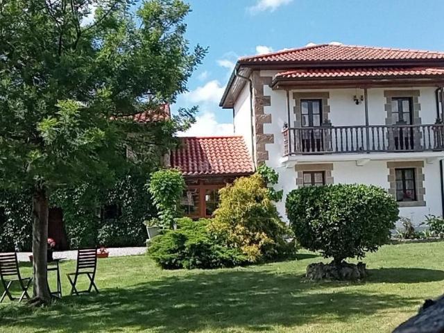Casa en venta en Arenas de Iguña. CASA MONTAÑESA INDEPENDIENTE DE PIEDRA CON FINCA. Casas Arenas de.