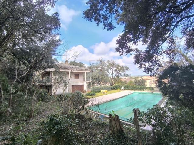 Casa en venta en Avinyonet de Puigventós. Casas Avinyonet de.