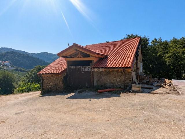 Masía en venta en Azpeitia. Caserío para reformar con 11 hectáreas de terreno en Errezil. Masías.