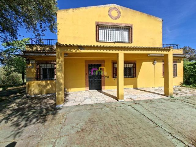 Masía en venta en Badajoz, Carretera de Sevilla Los Montitos. ENCANTADORA PARCELA CON CASA EN BADAJOZ. Masías.