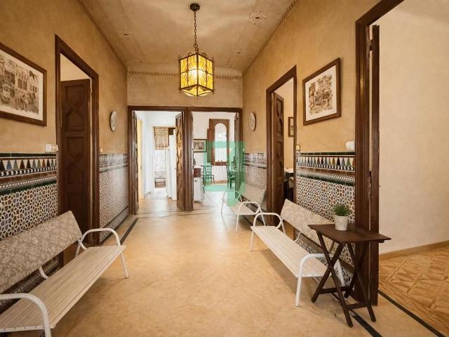 Casa en venta en Badalona, Canyet. La calma de Canyet a un paso de Badalona. Casas.