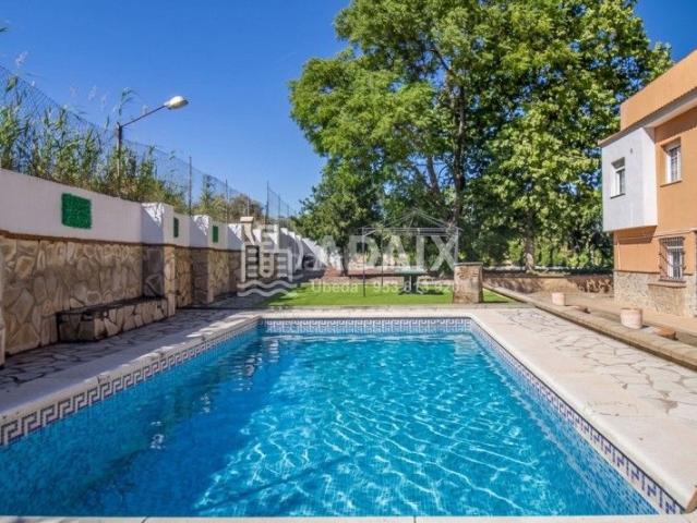 Masía en venta en Baeza. Casa Rural en Venta en La Yedra Baeza, Jaén. Masías.