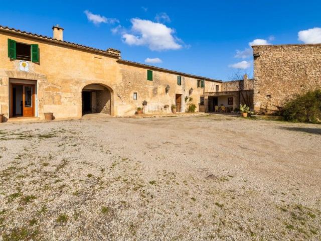 Masía en venta en Baleares Ariany. Auténtica finca rústica en venta en una gran parcela en Ariany, Mallorca. Masías.