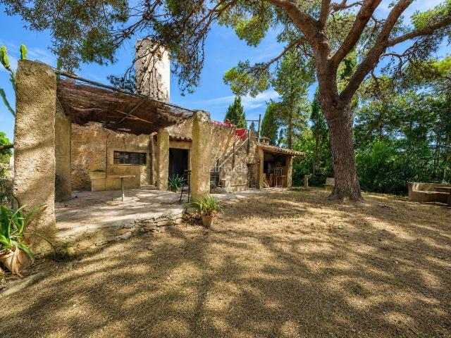 Masía en venta en Baleares Artà, Artà Poble. Exclusiva finca con licencia vacacional, a escasos minutos del centro de Artà. Masías.
