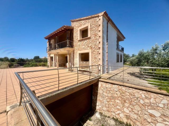 Masía en venta en Baleares Campos, Zona Rústica Interior. Finca rústica con vistas despejadas en Ses Salines Cerca de Es Trenc y Fontsanta Spa. Masías.
