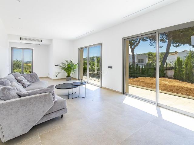Masía en venta en Baleares Calvià, El Toro. Soleado chalet de nueva construcción con piscina y vistas en El Toro. Masías.