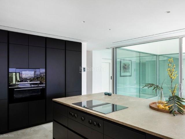 Casa pareada en venta en Baleares Costitx. Exclusiva propiedad en el corazón de Costitx, con piscina interior y excepcionales vistas a la Serra de Tramuntana. Casas pareadas.