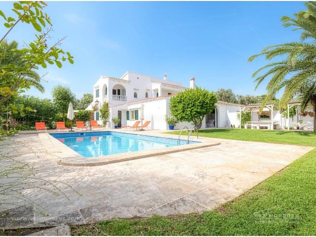 Masía en venta en Baleares Es Castell, Trebalúger. Exclusiva casa de campo menorquina rodeada de naturaleza. Masías Es.