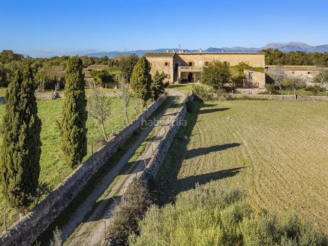 Masía en venta en Baleares Lloret de Vista Alegre. Maravillosa finca para reformar en venta cerca de Sineu, Mallorca. Masías Lloret de Vista.