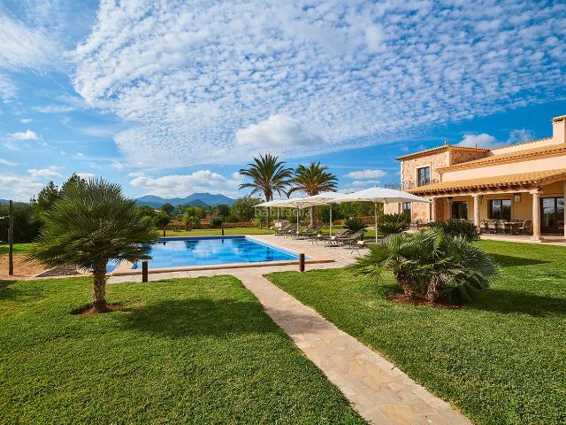 Masía en venta en Baleares Manacor, Porto Cristo. Finca de firma mediterránea con piscina resort de 100 m, vistas al mar y privacidad absoluta cerca de Porto Colom. Masías.