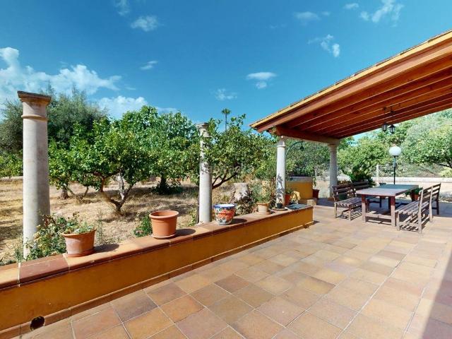 Masía en venta en Baleares Palma de Mallorca, Son Sardina. Encantadora casa rústica con jardín y garaje en Son Sardina, Palma. Masías Palma de.