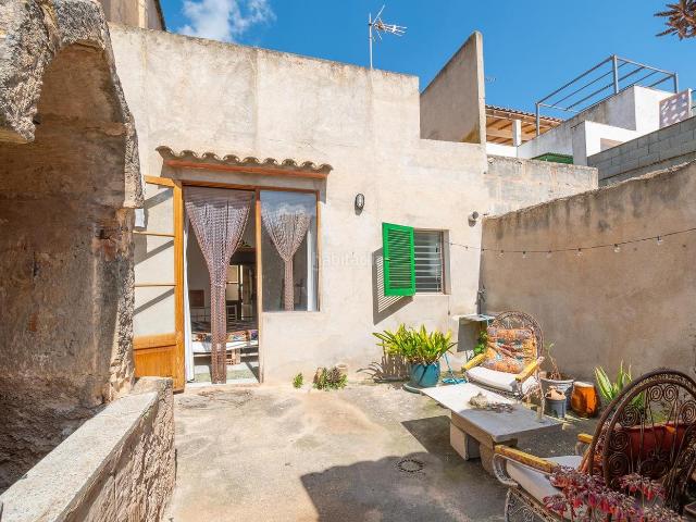Masía en venta en Baleares Porreres. Casa de pueblo histórica en Porreres con licencia de obra vigente y proyecto de piscina. Masías.