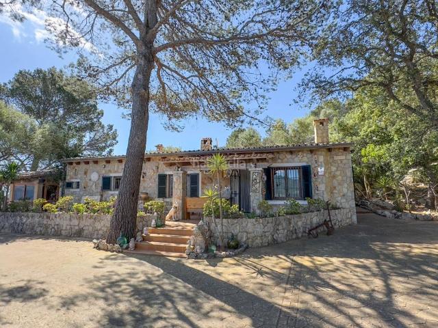 Masía en venta en Baleares Puigpunyent. Exclusiva Finca con Casa y piscina en la cima de Conques, Puigpunyent. Masías.