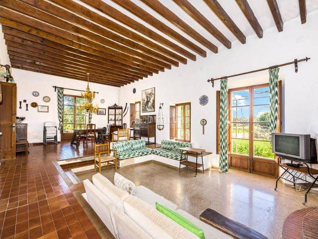 Masía en venta en Baleares Sant Joan. Atractiva finca rústica para reformar en Puntiró. Masías Sant.