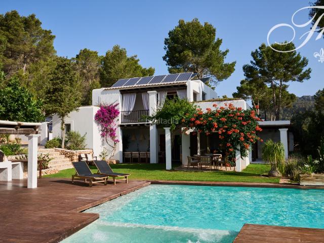 Masía en venta en Baleares Sant Josep de sa Talaia, Sant Jordi de Ses Salines Sant Francesc. Villa de lujo con vistas al mar Ibiza km 2,8. Masías Sant Josep de sa.