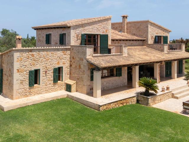Masía en venta en Baleares Santanyí, Cala Llombards. Escondida tras las palmeras finca exclusiva con piscina y casa de invitados. Ref. 9952. Masías.