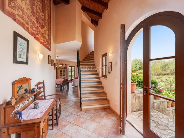 Masía en venta en Baleares Selva. Finca rústica con apartamento de invitados a la venta en una gran parcela en Moscari, Mallorca. Masías.