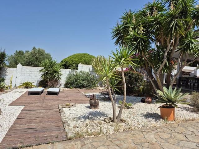 Masía en venta en Barbate, Los Caños de Meca. TERRENO SEGREGADO HIPOTECABLE CON 2 CASAS EN URB CABO DE TRAFALGAR. Masías.