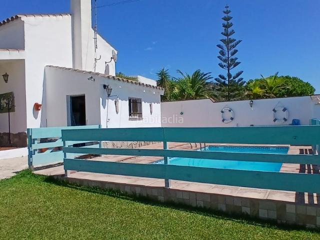 Masía en venta en Barbate, Los Caños de Meca. Tres casas en una misma finca con piscina cerca de la playa. Masías.