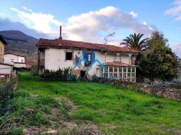 Masía en venta en Bárcena de Pie de Concha. Venta de casa de piedra en Bárcena de Concha, Cantabria. Masías Bárcena de Pie de.
