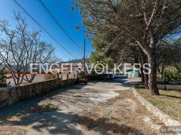 Masía en venta en Barcelona, Sant Genís dels Agudells. Impresionante finca con vistas al Mar y al parque natural de Collserola. Con un terreno de 5000m2. Masías.