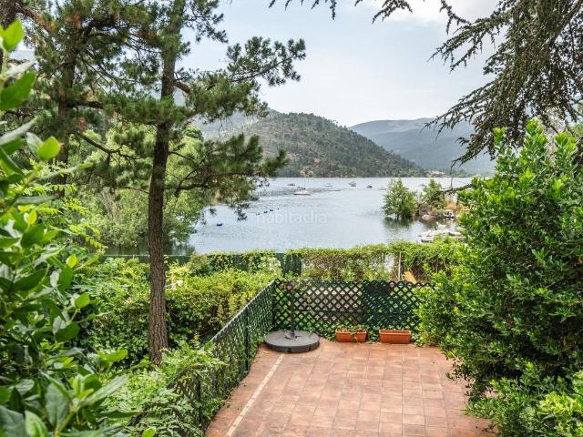 Masía en venta en Barraco El. LA CASA DEL LAGO CHALET EXCLUSIVO CON ACCESO DIRECTO AL PANTANO DEL BURGUILLO Y VISTAS ÚNICAS. Masías Barraco.