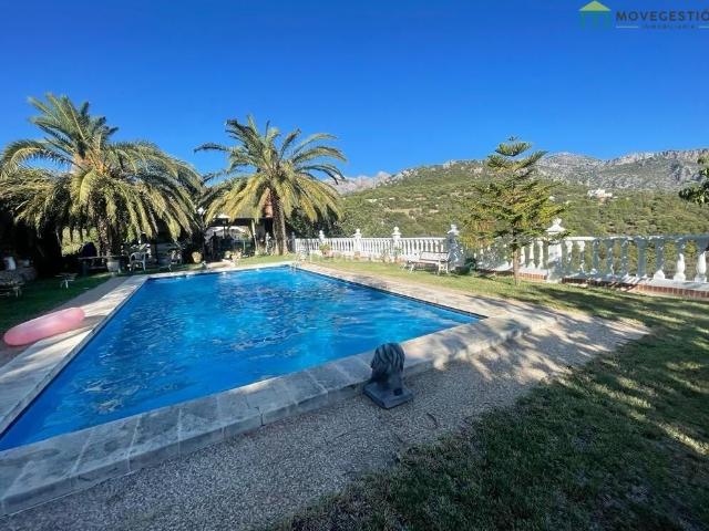Masía en venta en Benaocaz. CASA DE CAMPO CON PISCINA. Masías.