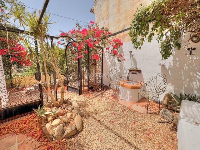 Masía en venta en Benamargosa. Encantadora casa de campo en La Zubia. Masías.