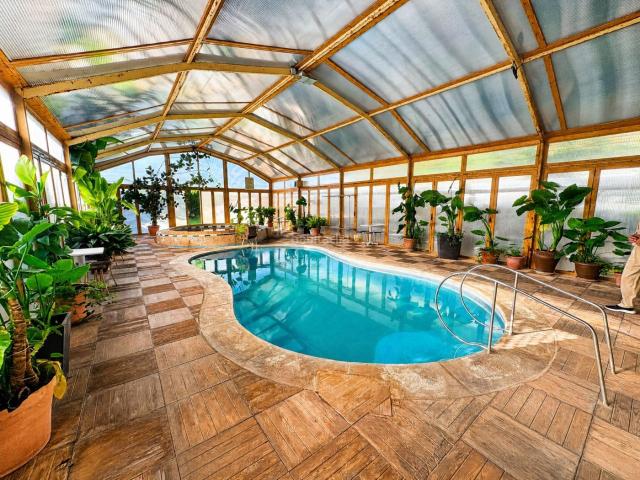Masía en venta en Benatae. Complejo Rústico de 4 Casas con piscina climatizada. Masías.