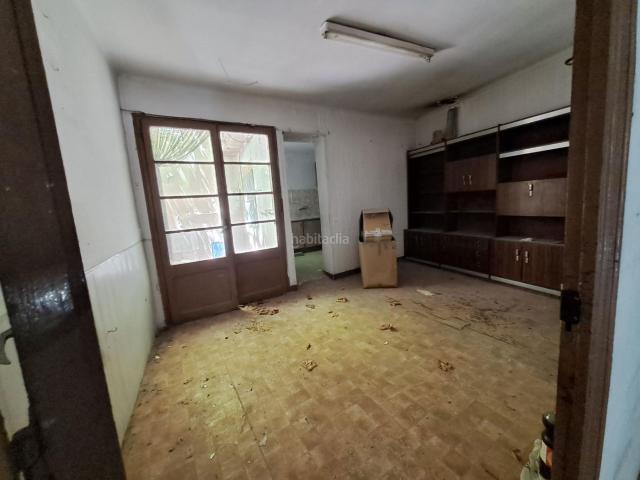 Masía en venta en Benissanet Costa Dorada. Casa de pueblo con gran potencial para rehabilitar, situada en el centro de Benissanet. Masías.