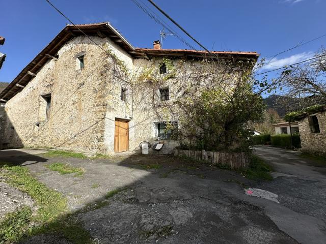 Masía en venta en Beasain. Caserio típico vasco a la venta en Beasain ALQUIZAL INMOBILIARIA. Masías.