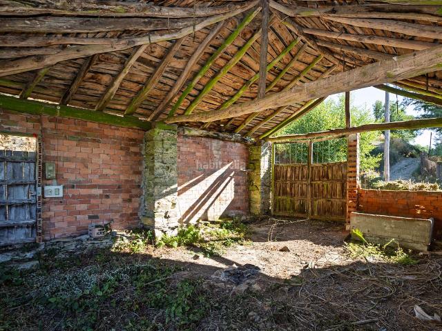 Masía en venta en Becerreá. Conjunto rural a restaurar con vistas a la montaña en Becerreá. Masías.