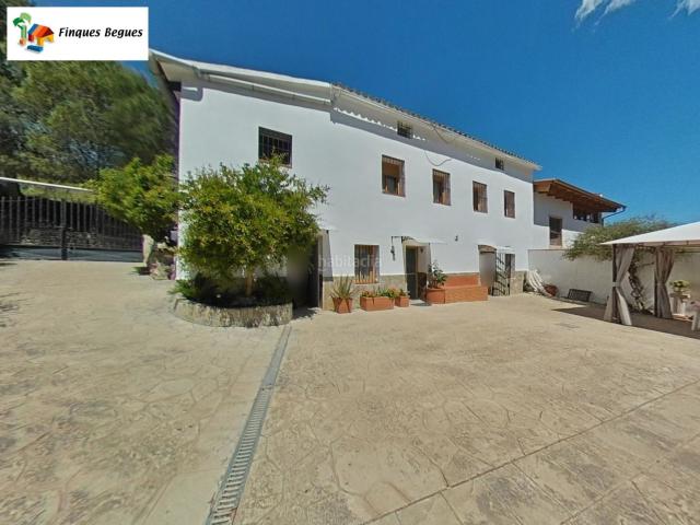 Masía en venta en Begues. Masía en el Parc del Garraf. Masías.