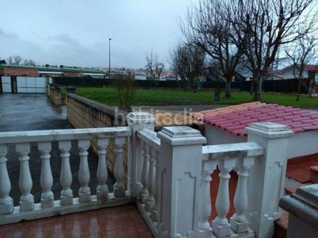 Masía en venta en Berango. Medio caserío antiguo independiente de 2 plantas. Masías.