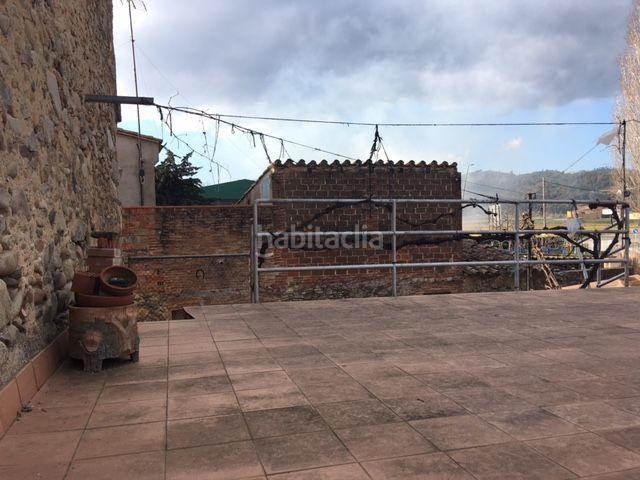 Masía en venta en Bescanó. Casa de poble ubicada al poble de Bescanó, format per casa de 391,57m2 sobre terreny de 1.104m2. Masías.
