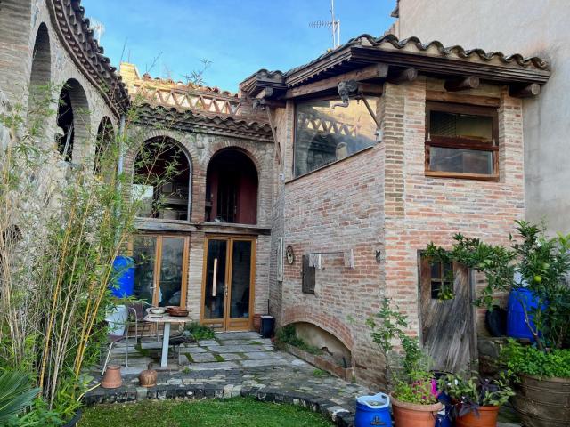 Masía en venta en Bescanó. Casa rústica Barri Raval. Masías.