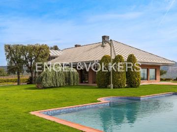 Masía en venta en Bigues i Riells del Fai. Minimalismo moderno en Bigues i Riells. Masías Bigues i Riells del.
