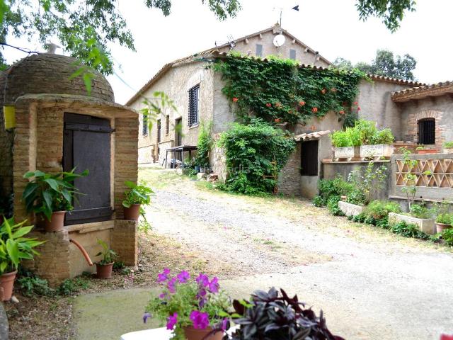 Masía en venta en Borrassà. Un Refugio Encantado en el Corazón de lAlt Empordà. Masías.