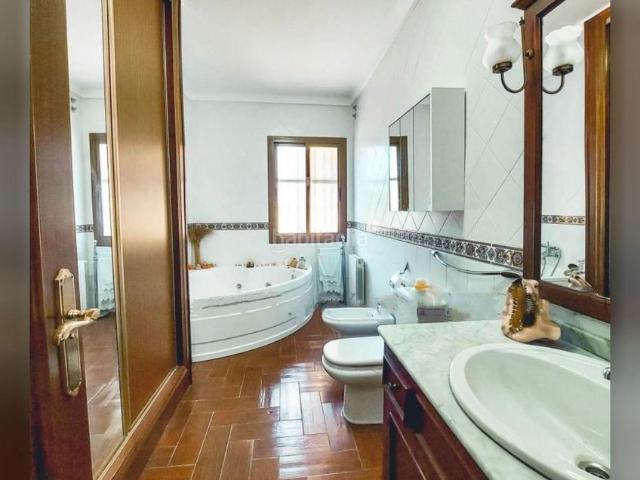 Masía en venta en Caniles. Chalet de lujo y Finca agricola en zona Norte Bazacaniles. Masías.