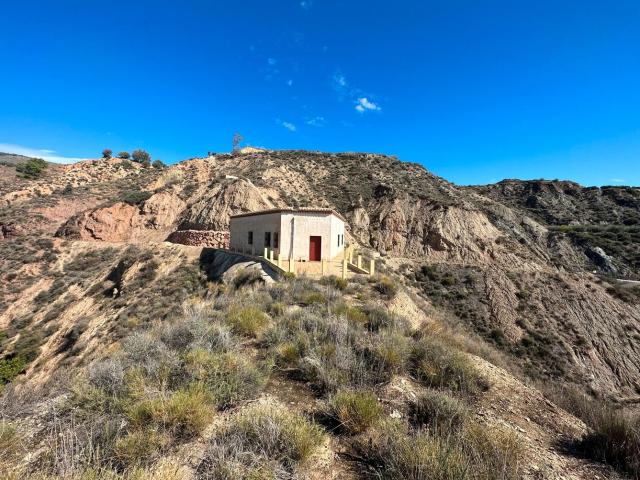 Masía en venta en Canjáyar. Cortijo con terrenos de naranjos y olivos, ¡con vistas espectaculares!. Masías.