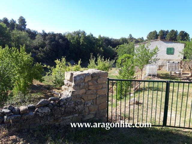 Masía en venta en Calaceite. Finca de regadío de 4.779m2 + casa + piscina. Calaceite. 75.000. Masías.