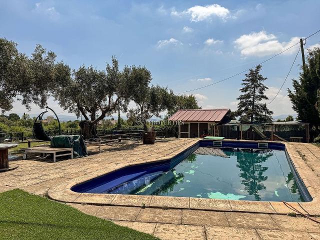 Masía en venta en calle Aneto, Santa Eulàlia de Ronçana, de 234 m² 3 habitaciones por 695.000