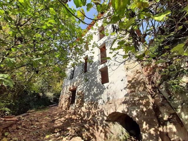 Masía en venta en calle Caserio Moli del Poses, Cercs, de 170 m² 3 habitaciones por 355.000