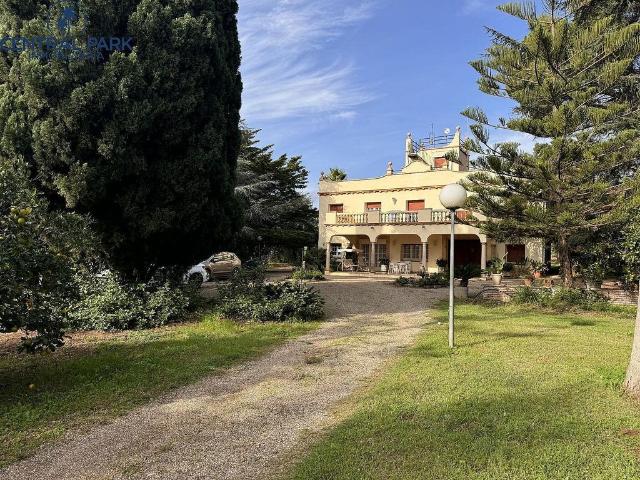 Masía en venta en calle De L'abeurada, Reus, de 437 m² 6 habitaciones por 699.000